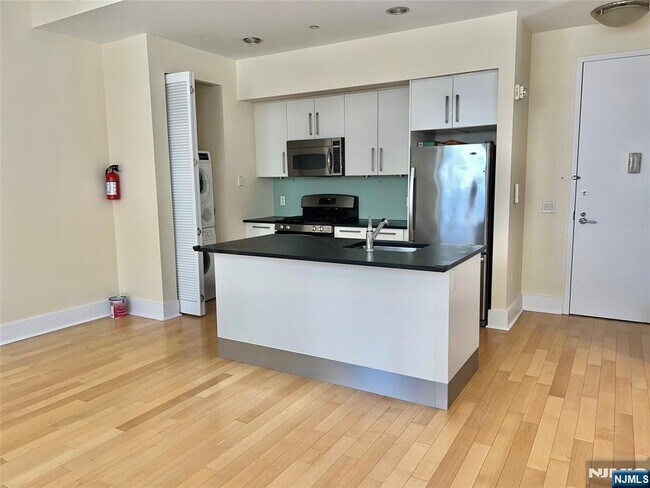 Building Photo - 4 Beacon Way