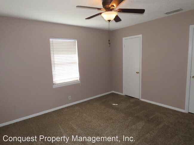 Building Photo - 2 br, 1 bath House - 2318 Plume Dr.