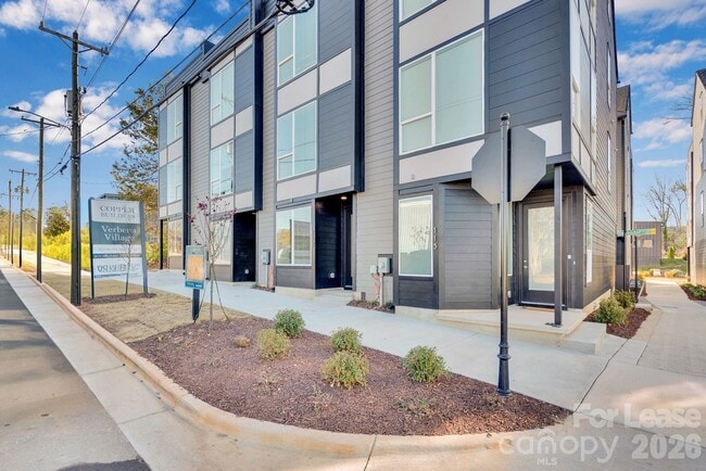 Building Photo - 113 Verbena St