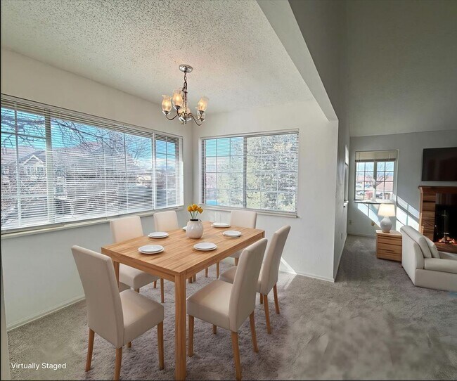 Foto del edificio - Peaceful Condo Retreat with Loft - Pet Friendly & Well Located