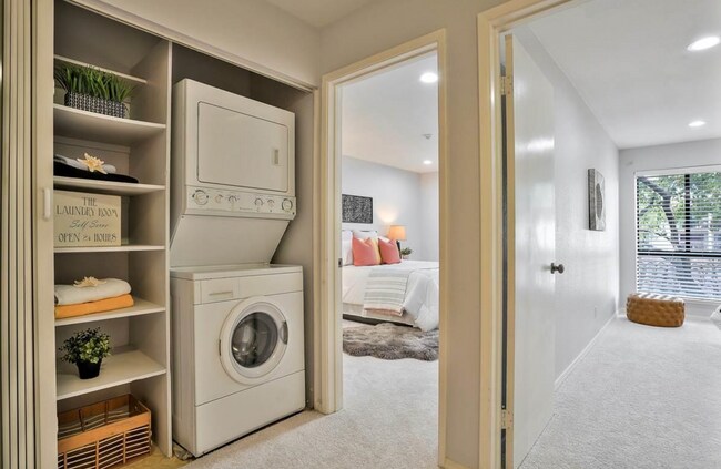 Foto del edificio - 39931 Cedar Blvd