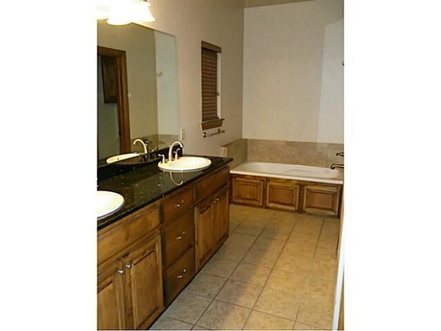 Foto del edificio - 1329 Cedar Creek Dr