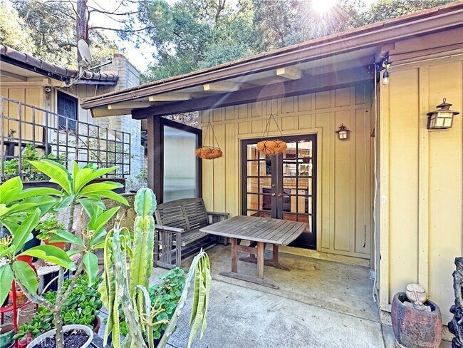 Foto del edificio - 4580 Live Oak Canyon Rd