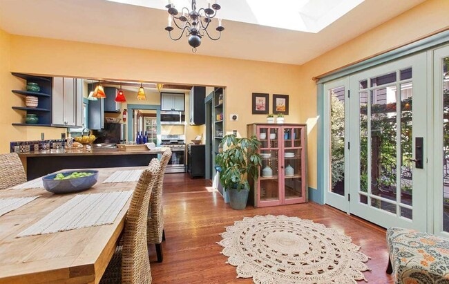 Building Photo - 448 60th St