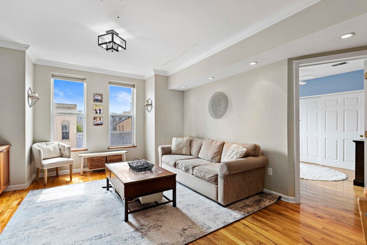 Foto principal - 510 Monroe St
