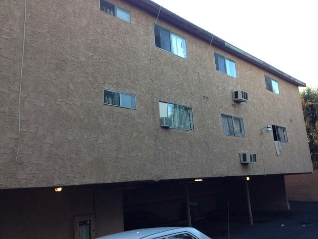Building Photo - Fulton Apartments