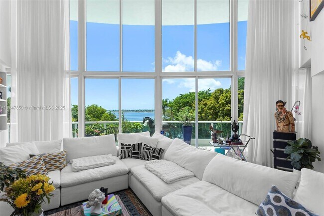 Foto del edificio - 2127 Brickell Ave