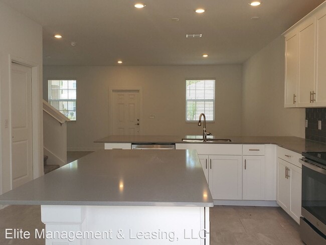 Building Photo - 3 br, 2.5 bath House - 5661 Quiet Palm Loop
