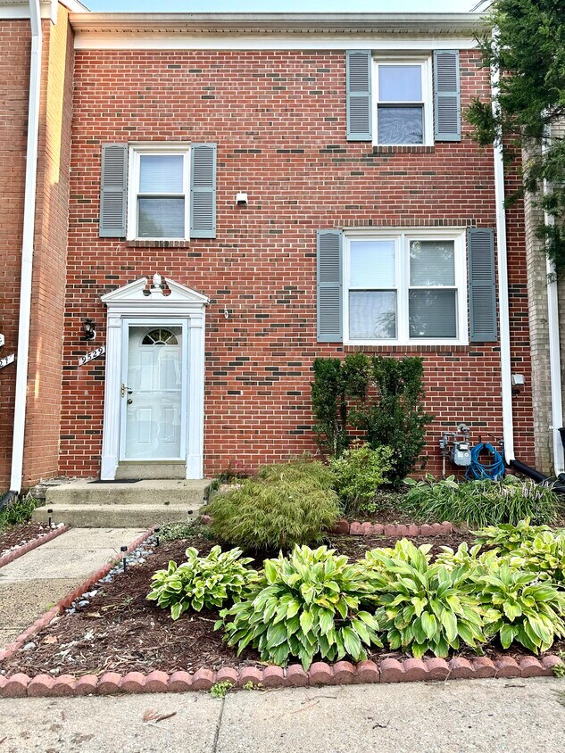 Primary Photo - 9529 Burdett Rd
