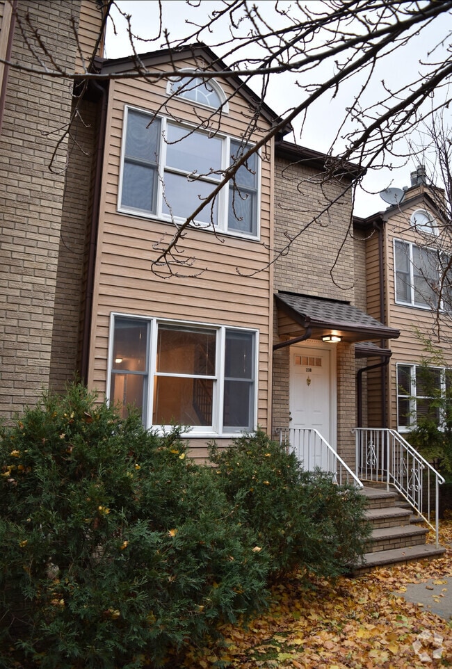 Building Photo - 230 Washington Ave