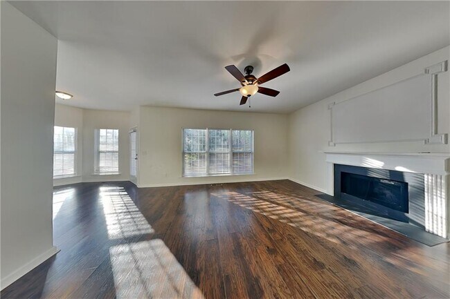 Building Photo - 2338 Talamill Dr NE