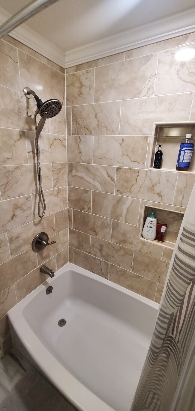 Foto del edificio - 3300 Dover Ct