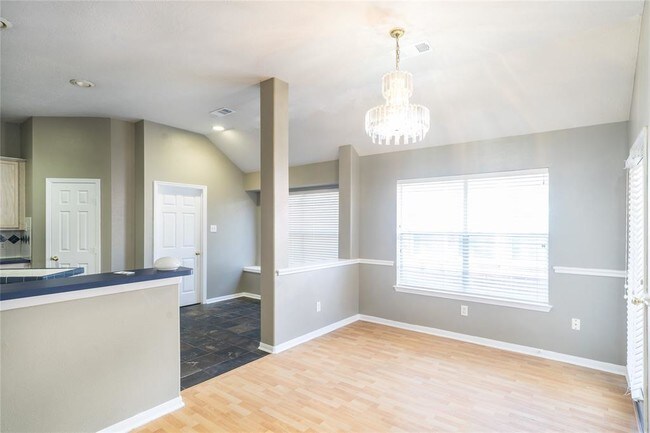 Foto del edificio - 3122 Stratford Pointe Dr