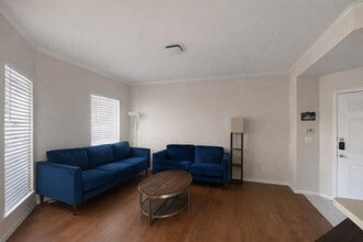 Building Photo - 6000 Shepherd Mountain Cove