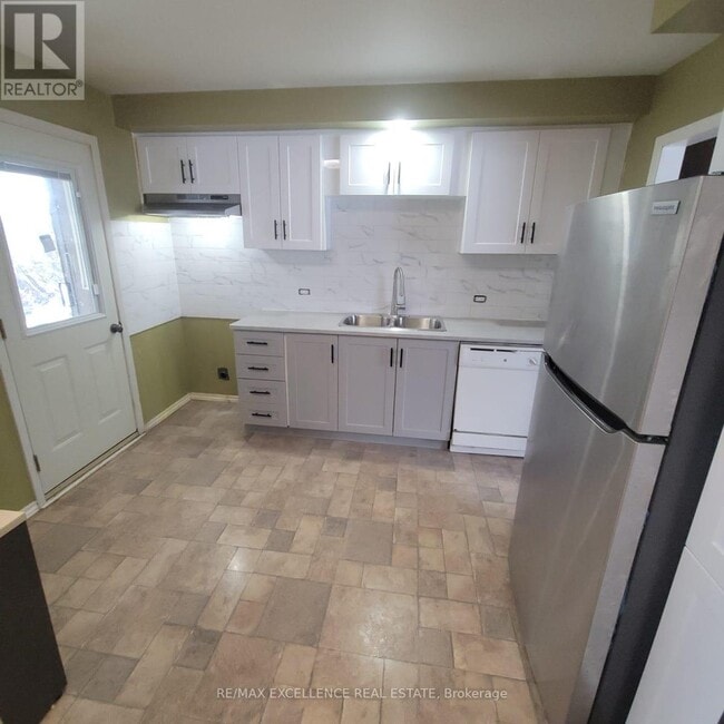 Building Photo - 7 Dunnett Blvd