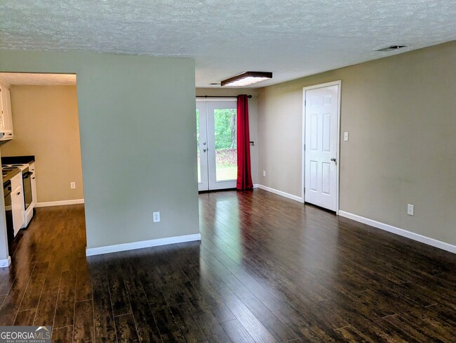 Foto del edificio - 137 Wynnmeade Pkwy