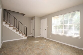 Building Photo - 416 Waycross Ave