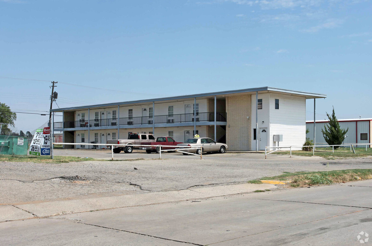 Primary Photo - El Reno Inn