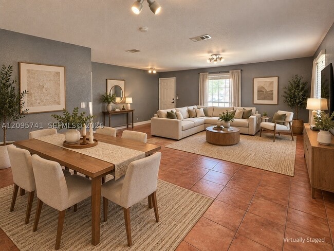 Building Photo - 416 Banyon Tree Cir