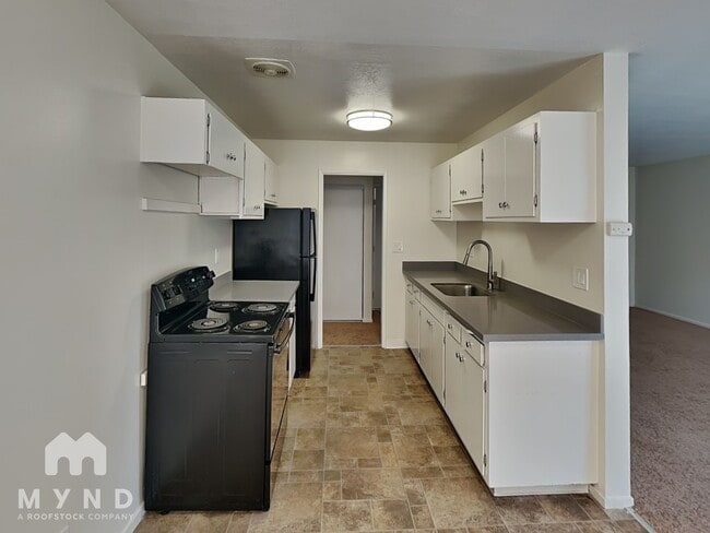 Building Photo - 240 Athol Ave