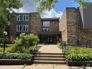 Building Photo - 450 Ford Rd