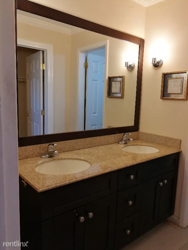 Foto del edificio - 6 br, 3.5 bath House - 465 Hillside Ave
