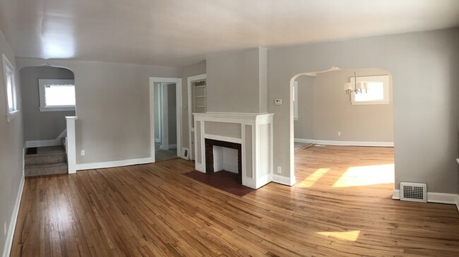 Building Photo - Ready for immediate move-in!