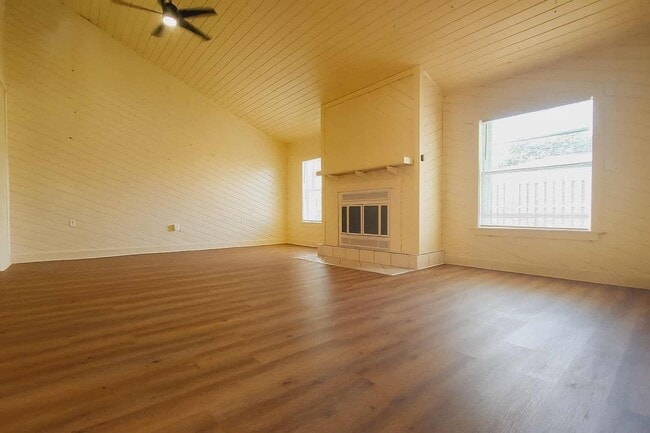 Building Photo - Gorgeous house FOR RENT