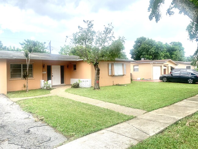 House view - 4324 NW 38th Ter