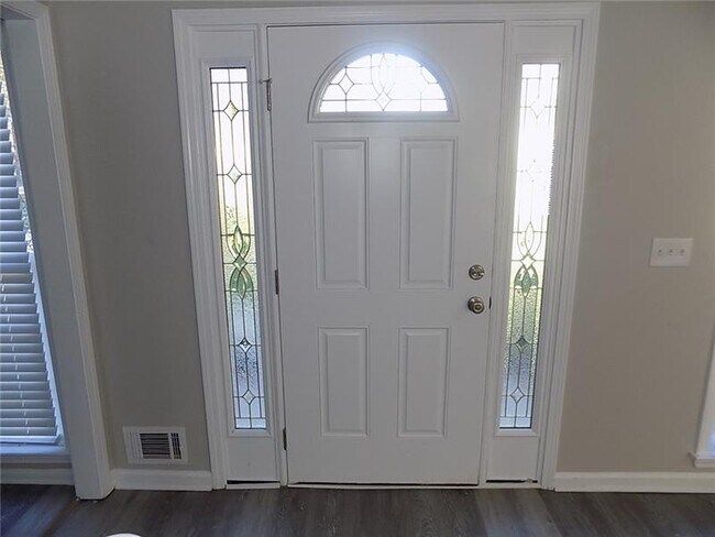 Building Photo - 2653 Ashworth Cir