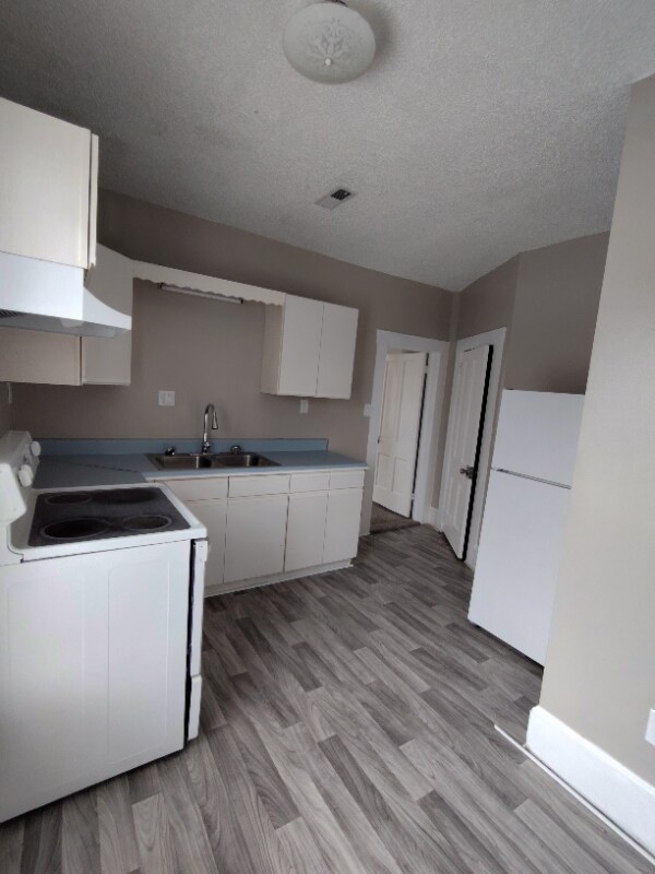 Foto del edificio - 424 W Main St