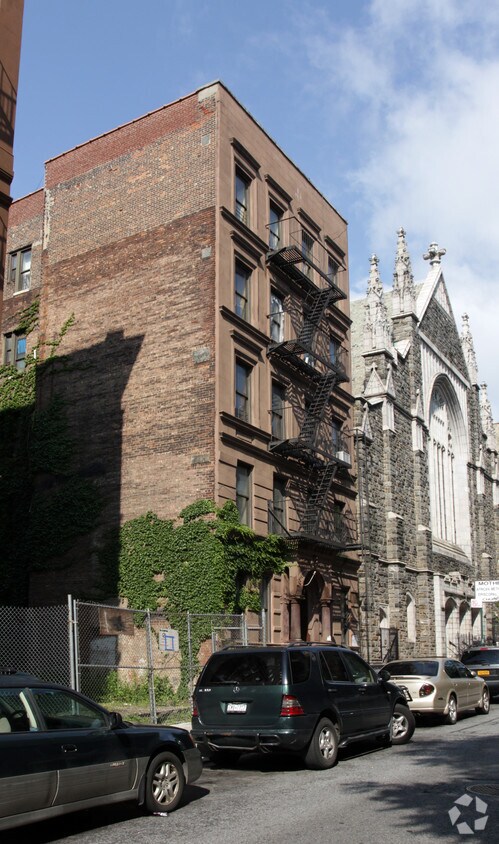 Primary Photo - 138 W 137th St