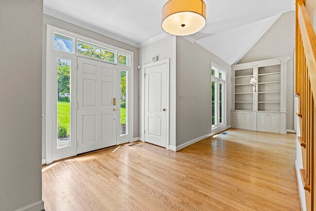 Building Photo - 7926 Long Ridge Ct