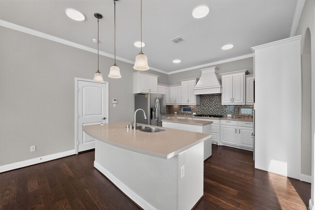 Building Photo - 3716 Carlsbad Way