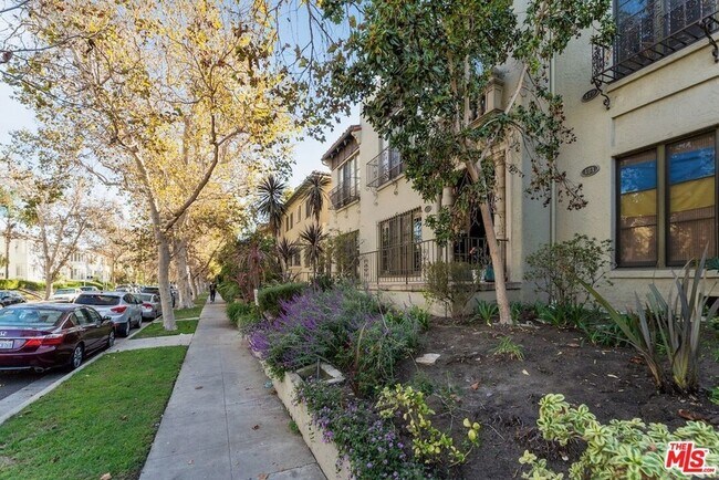 Foto del edificio - 177 N Sycamore Ave