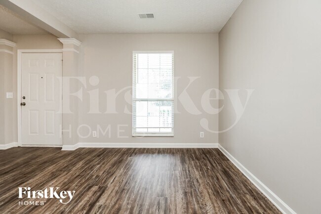 Foto del edificio - 6005 Monroe Crossing