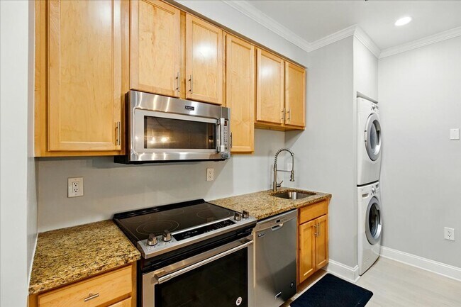 Foto del edificio - Spacious 1-bedroom, 1-bath condo