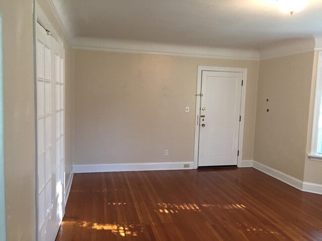 Building Photo - 2420 NE 15th Ave