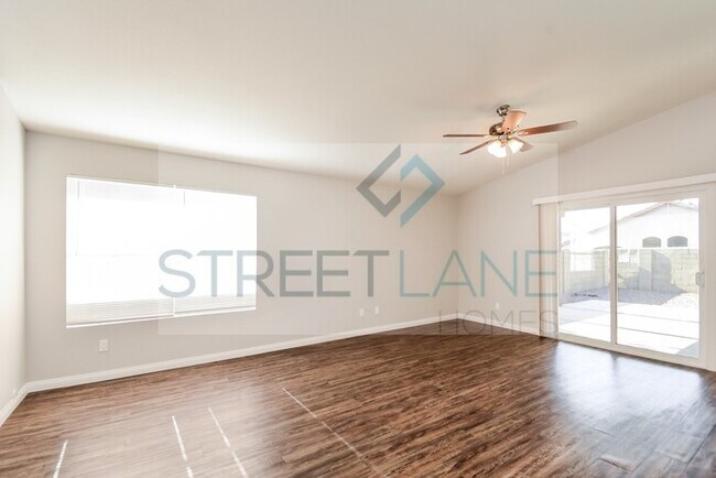 Building Photo - REDUCED!