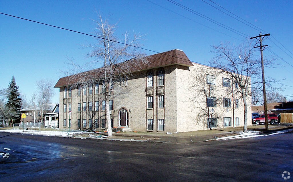 1600 Clinton St - Clinton Manor