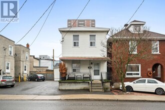 Building Photo - 118 Willow St