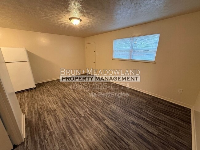 Building Photo - 3216 Garden Dr