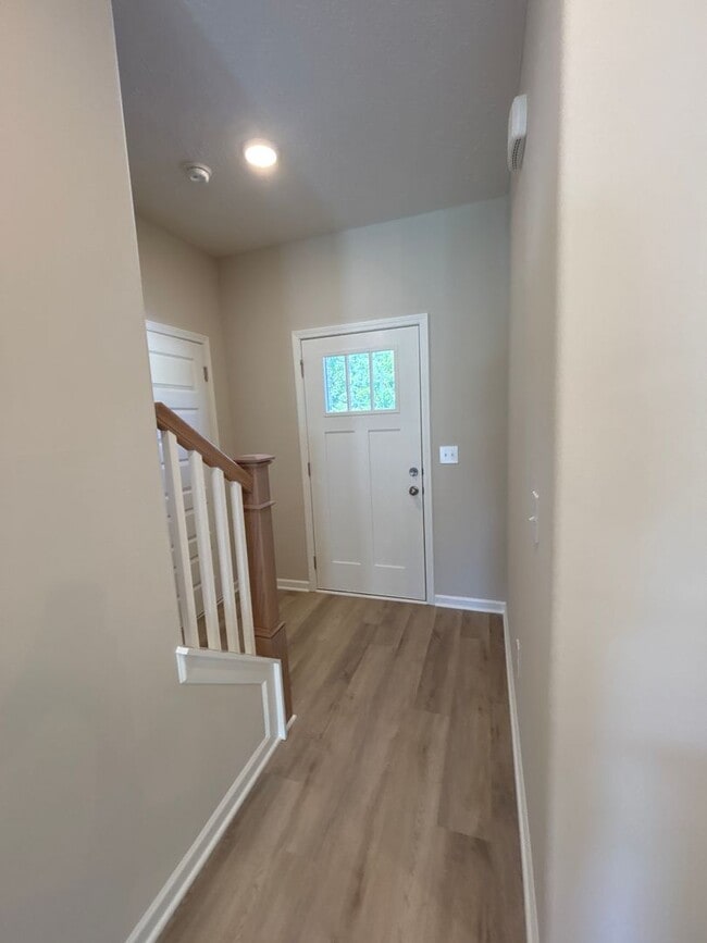 Building Photo - BRAND NEW 4 Bed 3 Bath Townhome Near The H...