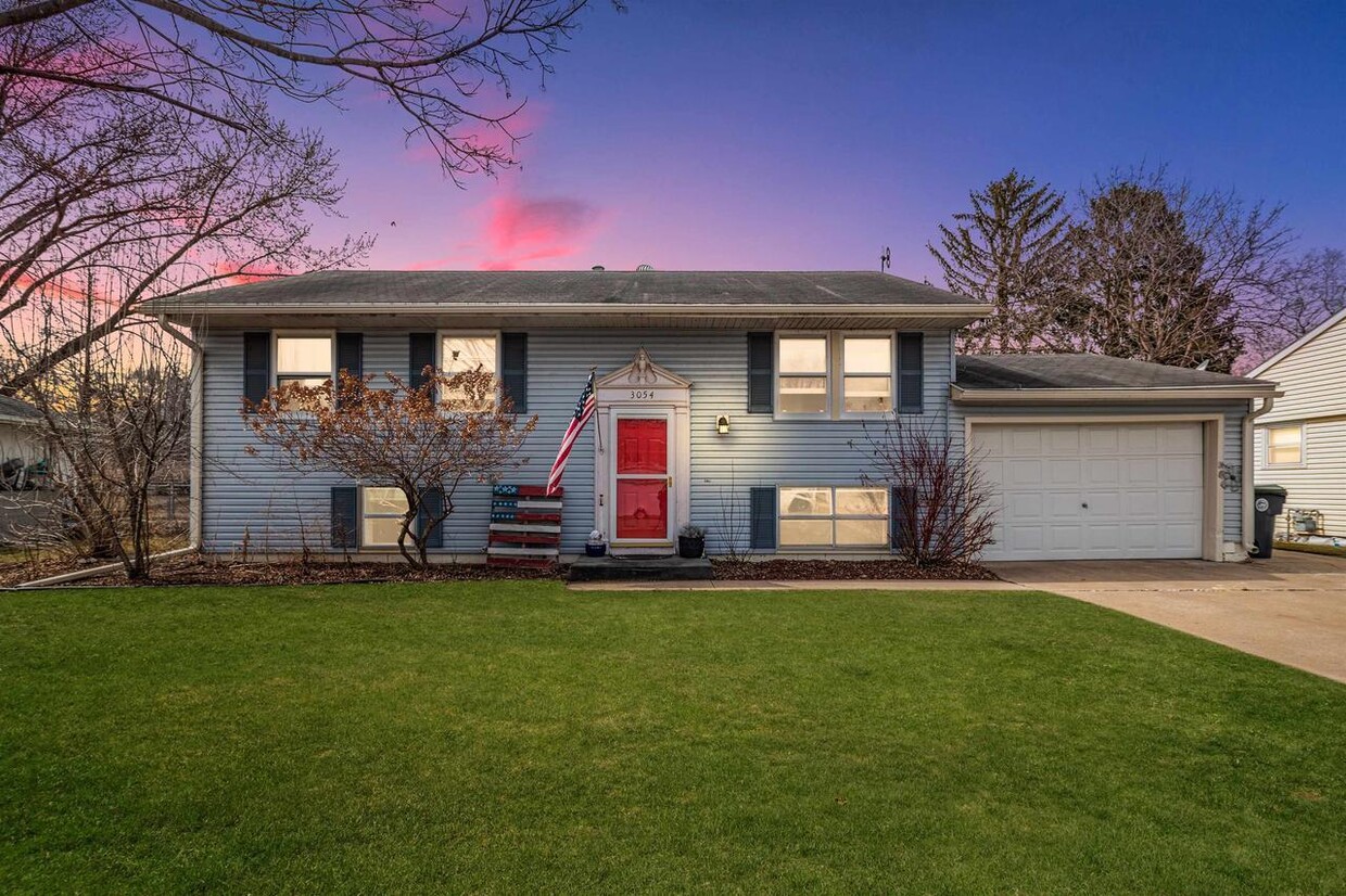 Primary Photo - 3054 29th Ct S
