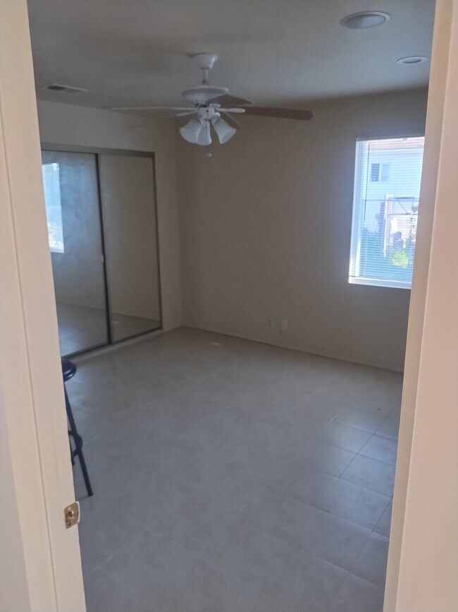 Foto del edificio - 1439 Burton St