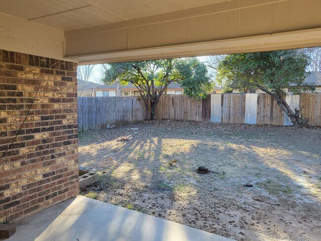 Building Photo - 7404 Glen Haven Dr