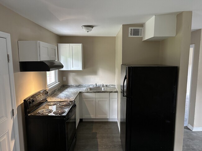 Foto del edificio - 1307 County Home Rd