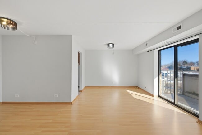 Building Photo - 1460 Fairlane Dr