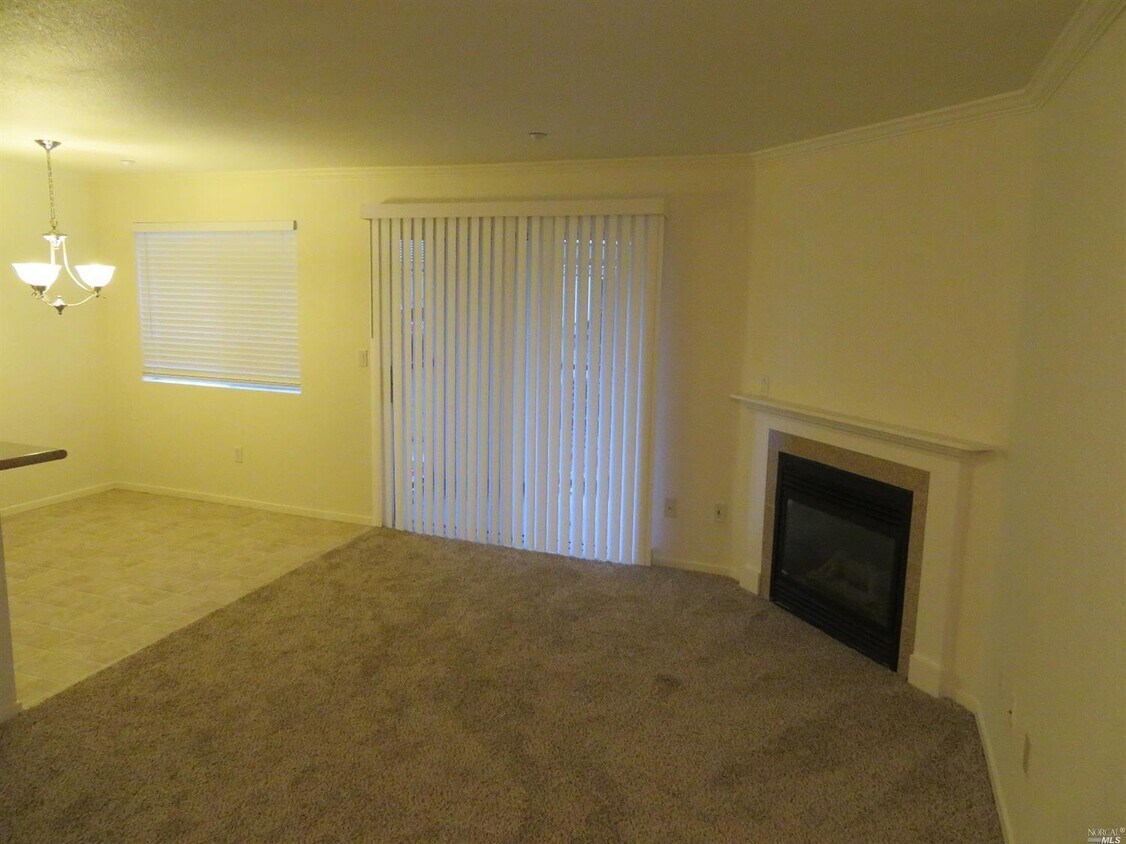 2001 Eastwood Dr Unit 60, Vacaville, CA 95687 Condo for Rent in
