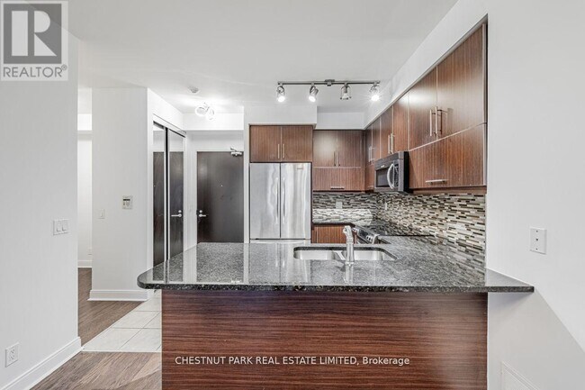 Building Photo - 825 Church St